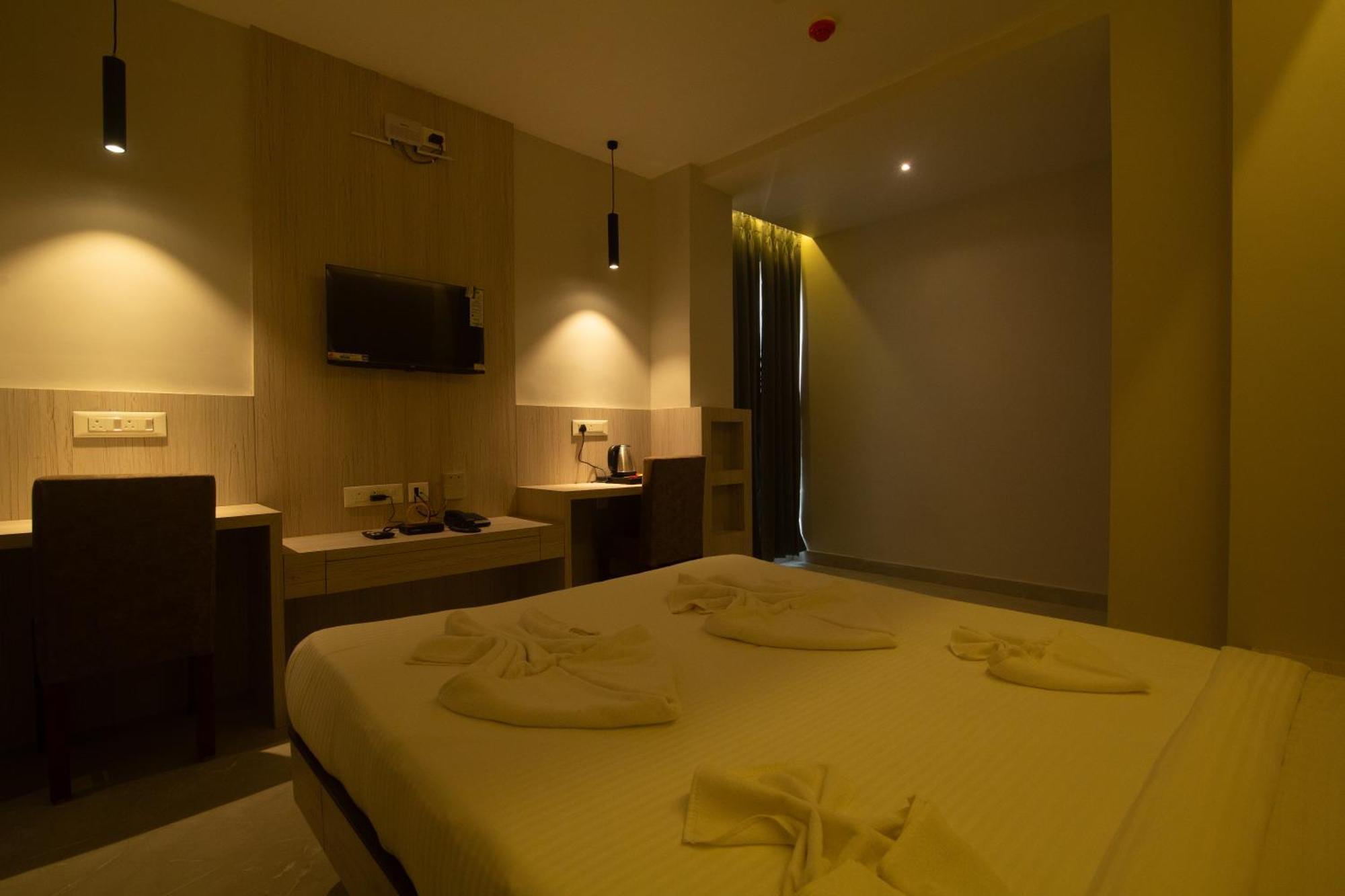 Hotel Palace View Murshidabad Dış mekan fotoğraf