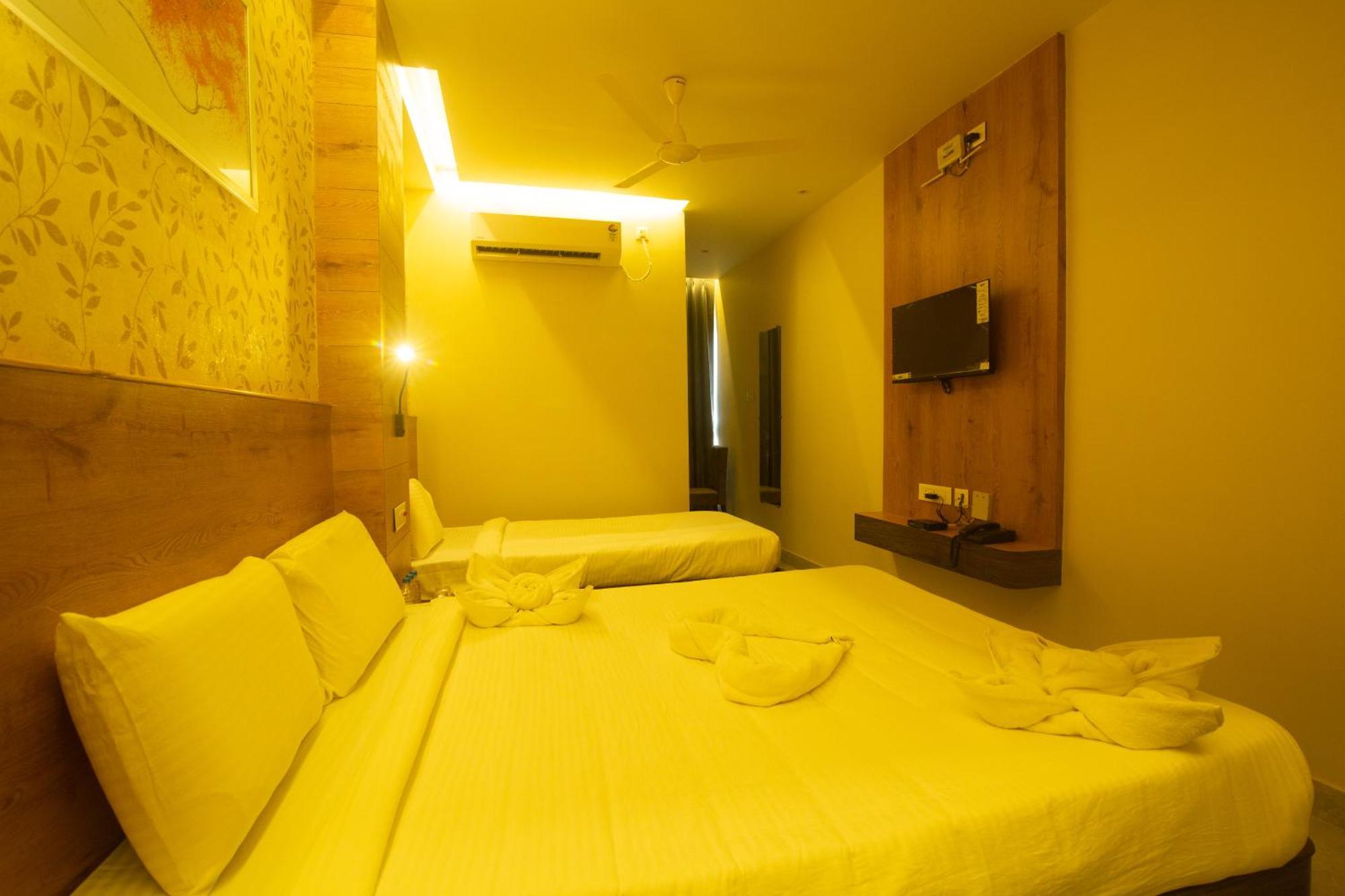 Hotel Palace View Murshidabad Dış mekan fotoğraf