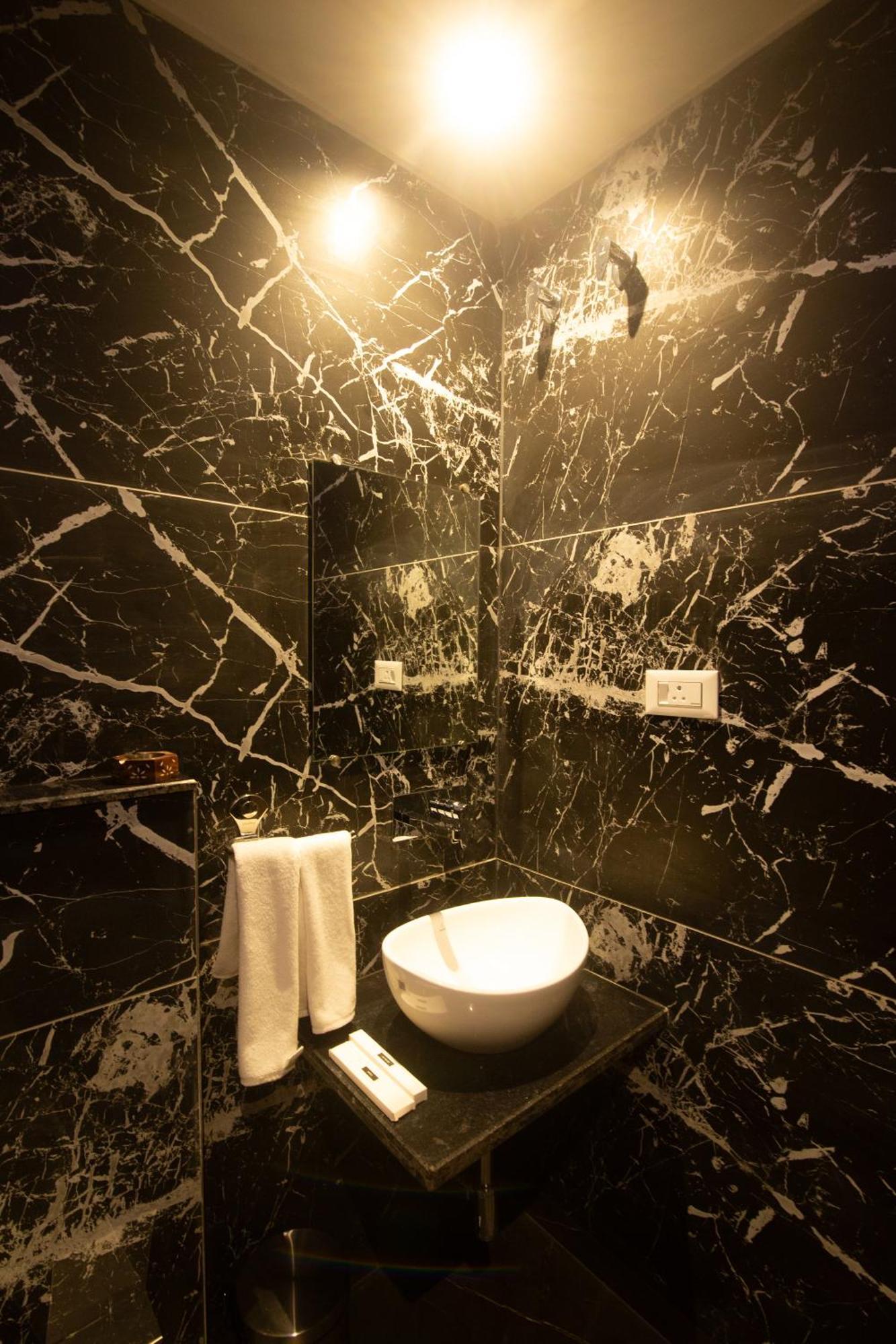 Hotel Palace View Murshidabad Dış mekan fotoğraf